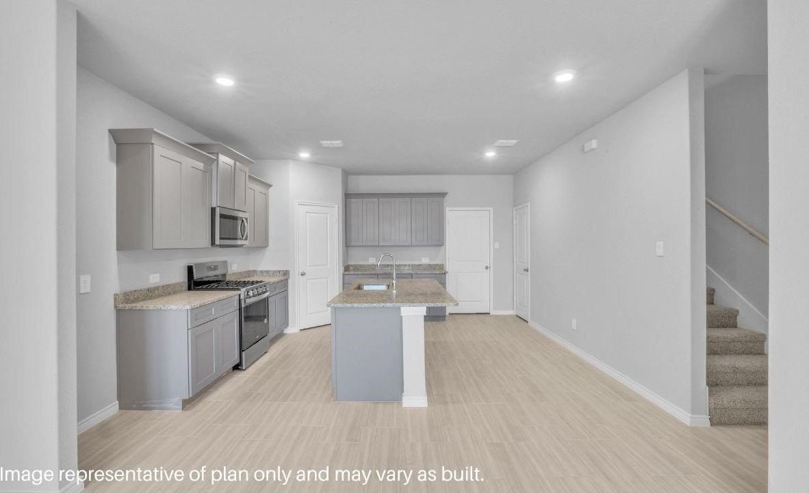 3308 Blue Jay Way - Photo 4 of 11