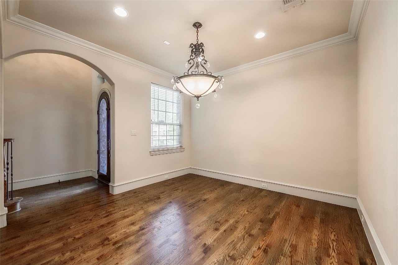 2709 White Dove Dr - Photo 4 of 32