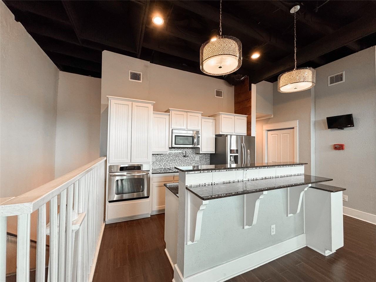 2816 Lee St #C - Photo 4 of 15