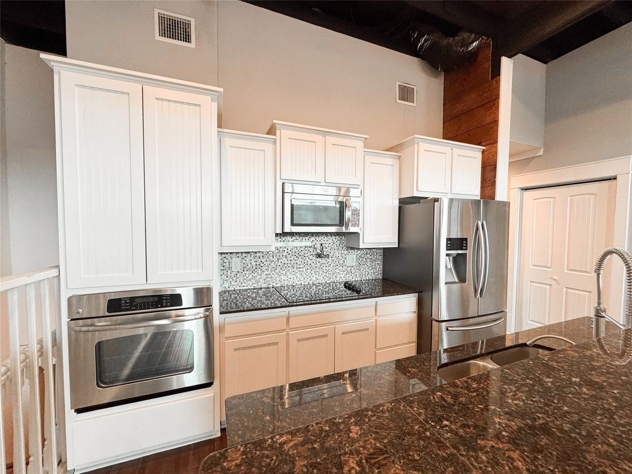 2816 Lee St #C - Photo 5 of 15