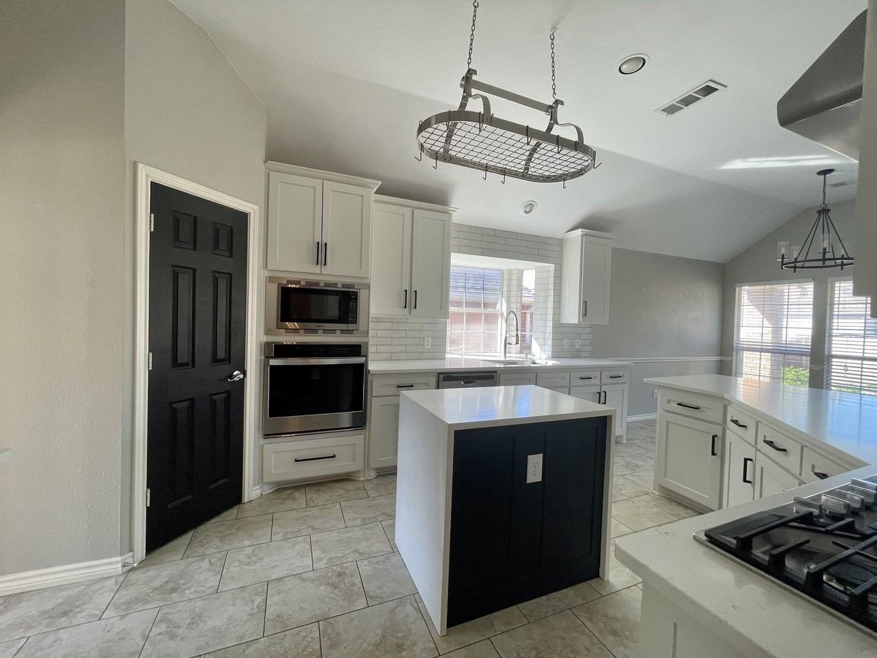 6505 Josephine Dr - Photo 5 of 34