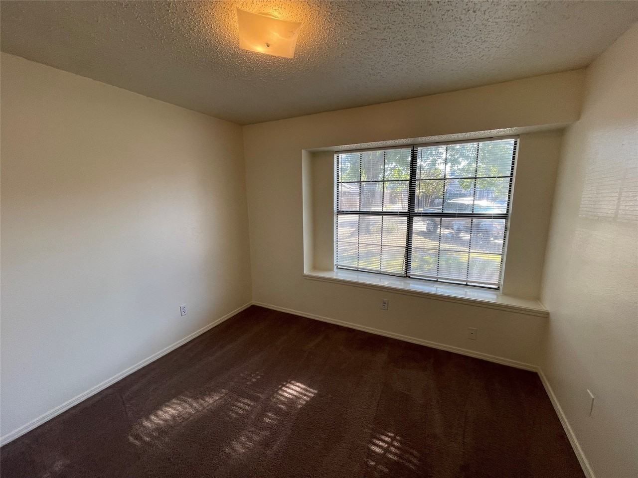 10404 Cork Oak Cir - Photo 3 of 10