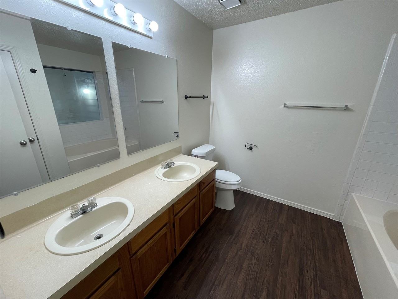 10404 Cork Oak Cir - Photo 6 of 10