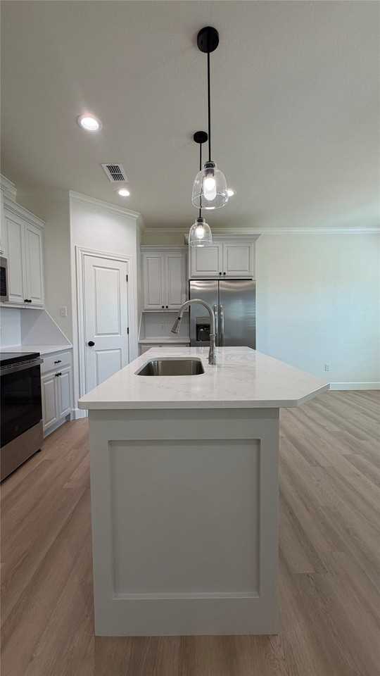 7577 Wildflower Way - Photo 6 of 39