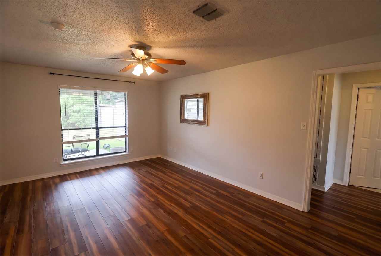 5715 Kristen Ave - Photo 2 of 20