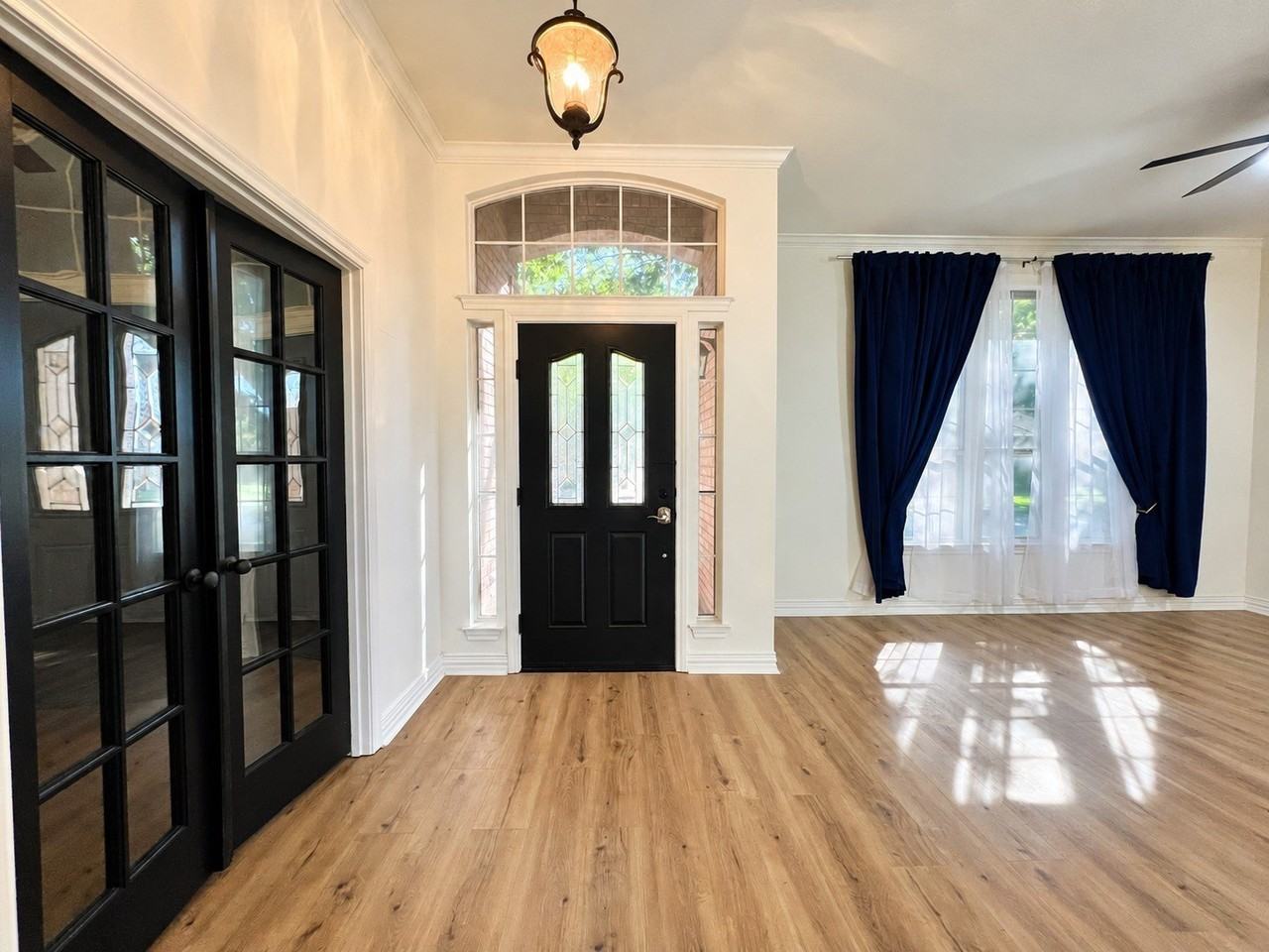 1606 Sarah Brooks Dr - Photo 3 of 35