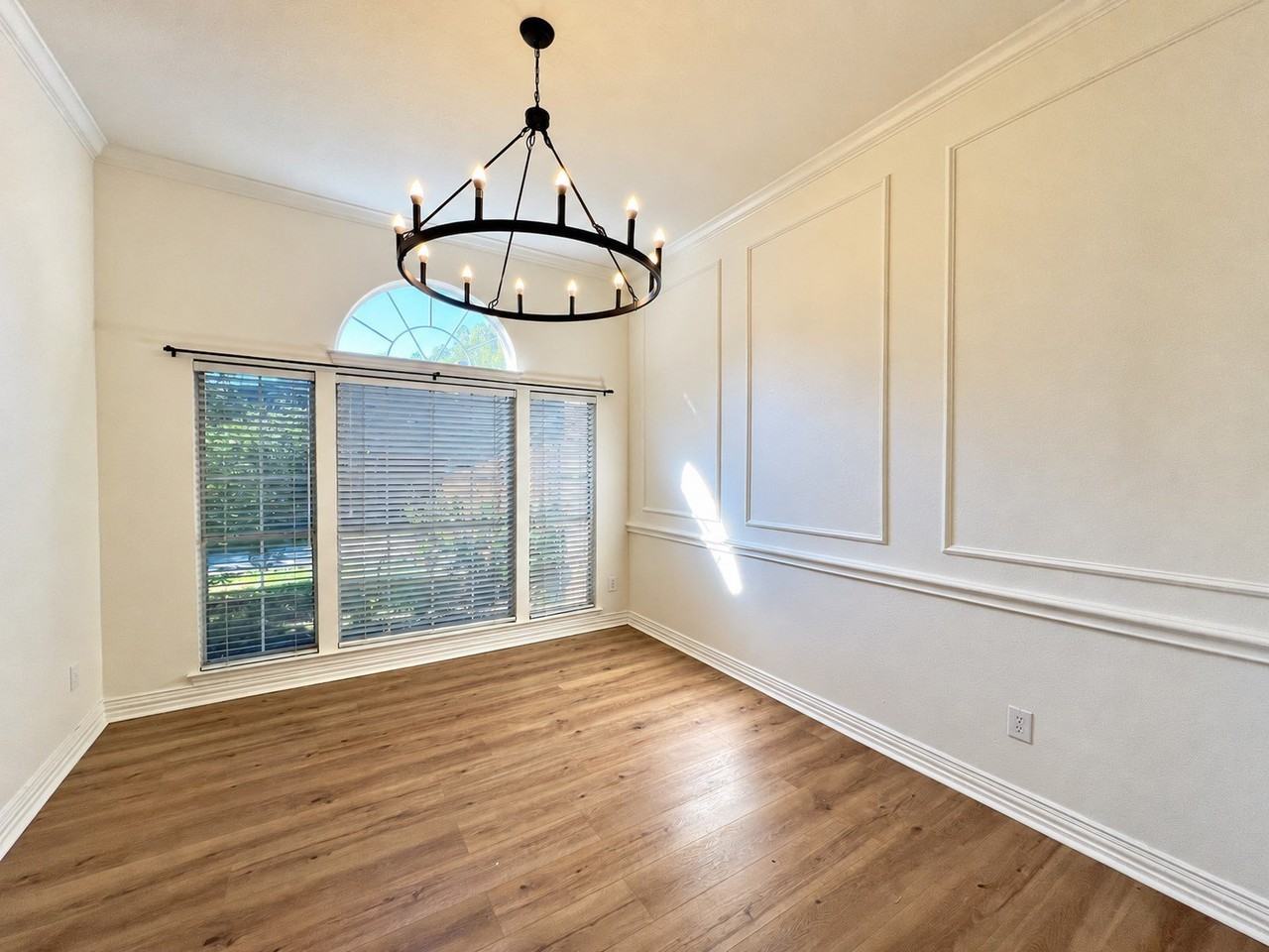 1606 Sarah Brooks Dr - Photo 6 of 35