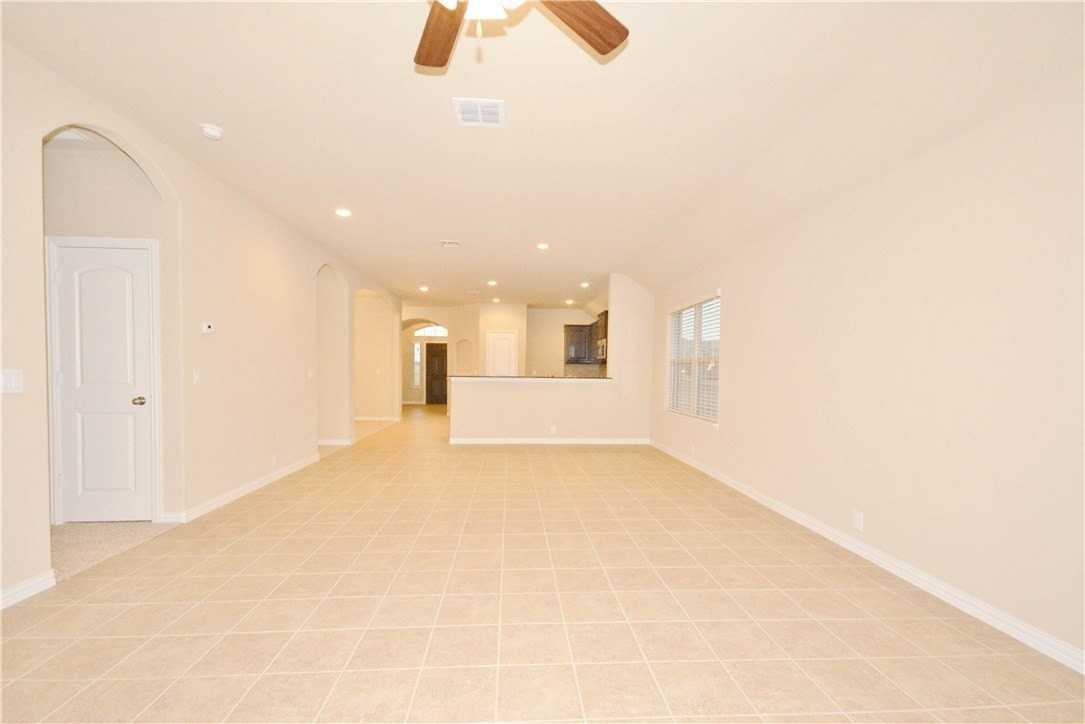 118 Eagle Feather Dr - Photo 5 of 20