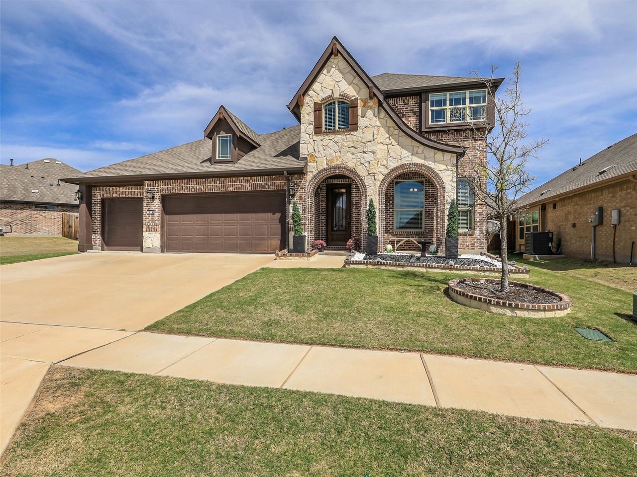1216 Tree Shadow Ln - Photo 2 of 37