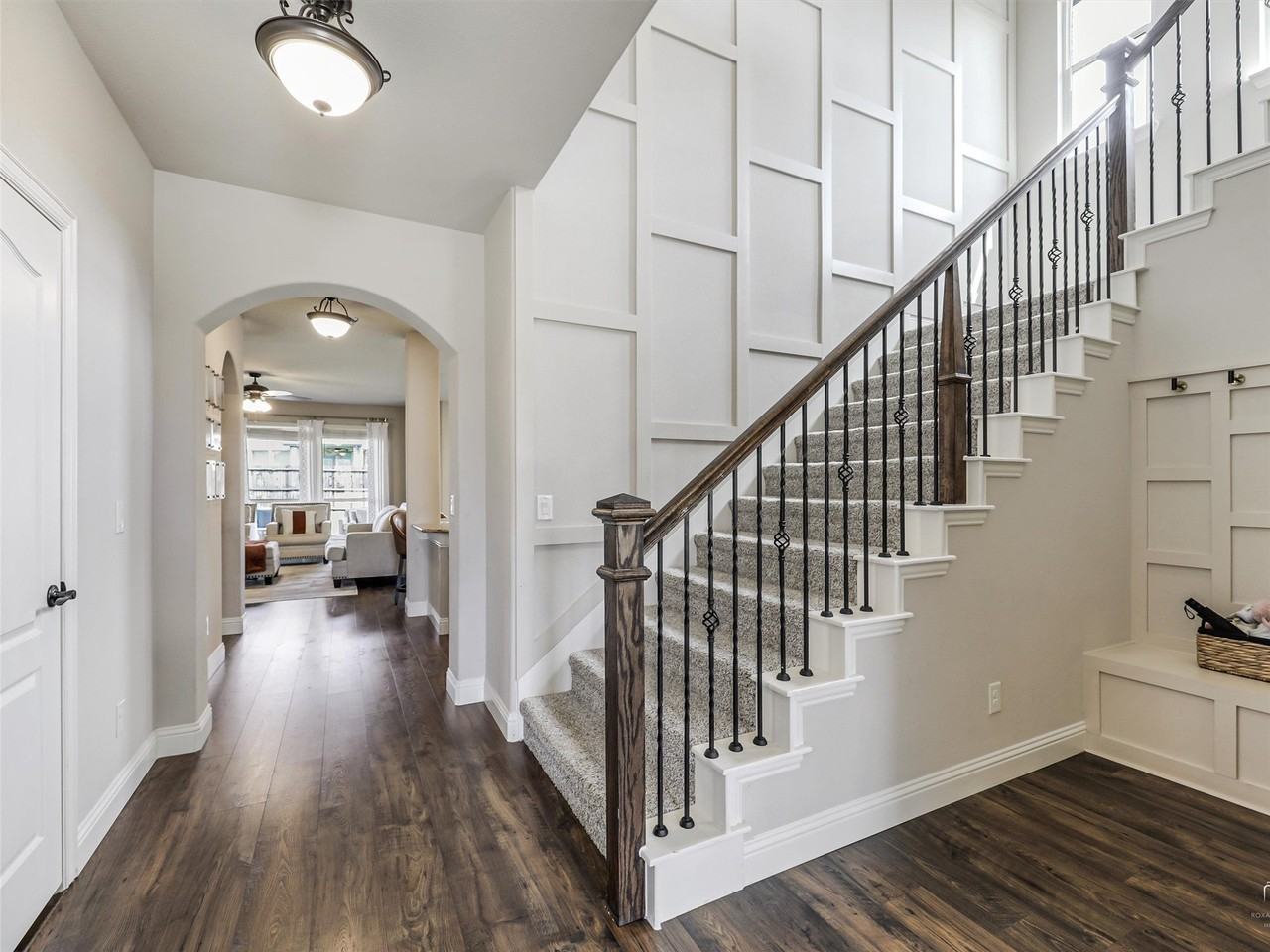 1216 Tree Shadow Ln - Photo 4 of 37