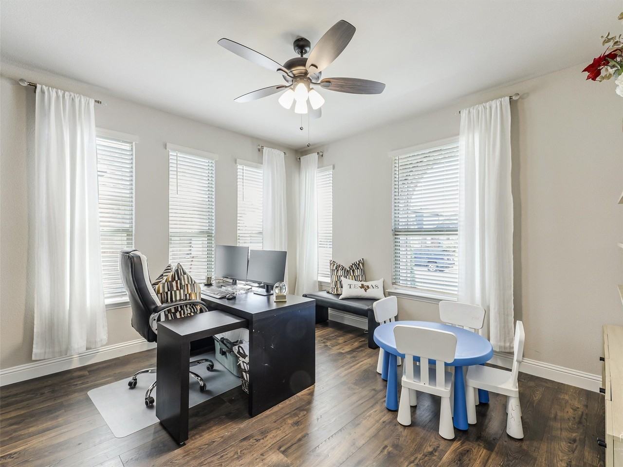 1216 Tree Shadow Ln - Photo 5 of 37