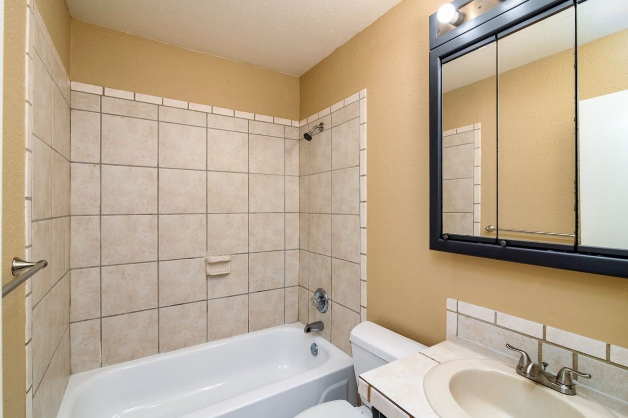 3800 Acton Hwy - Photo 5 of 33