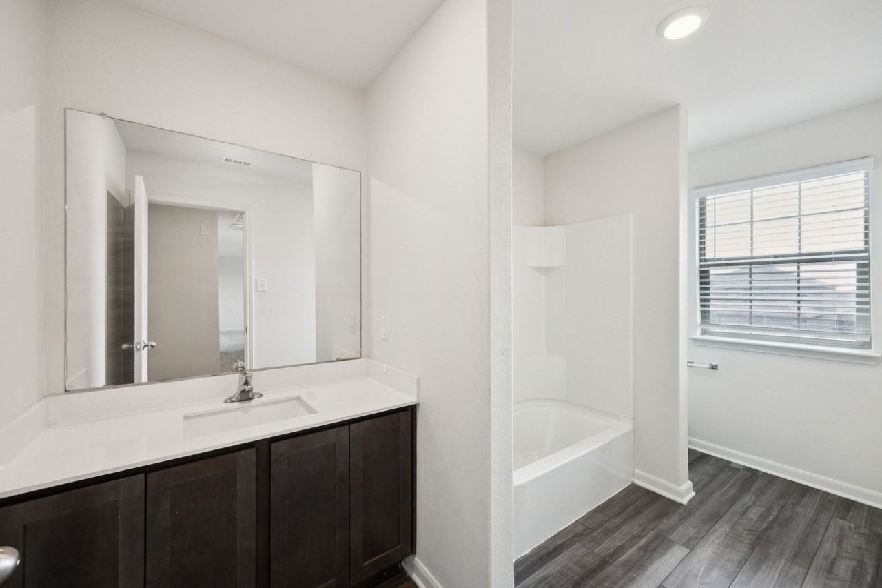 817 Mallorie Ln - Photo 5 of 10