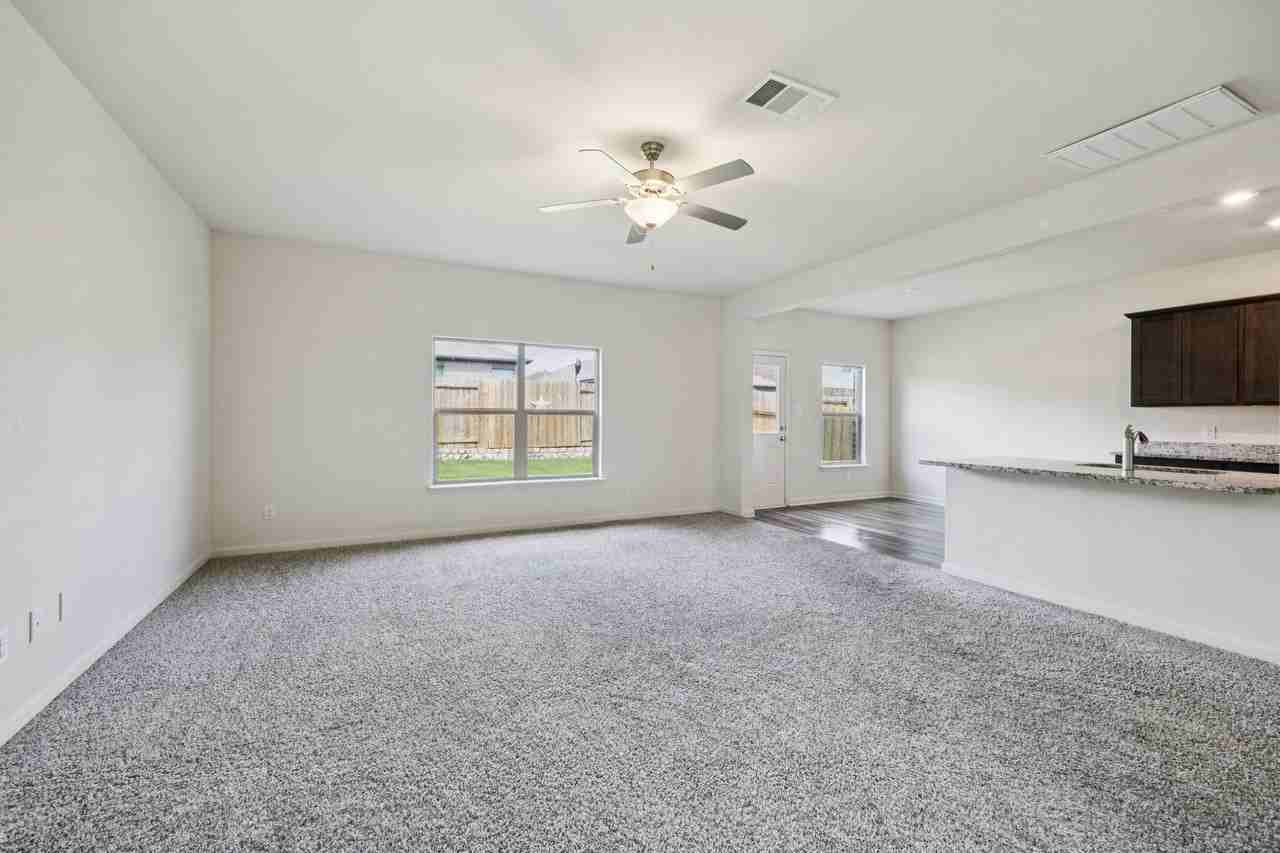 817 Mallorie Ln - Photo 6 of 10