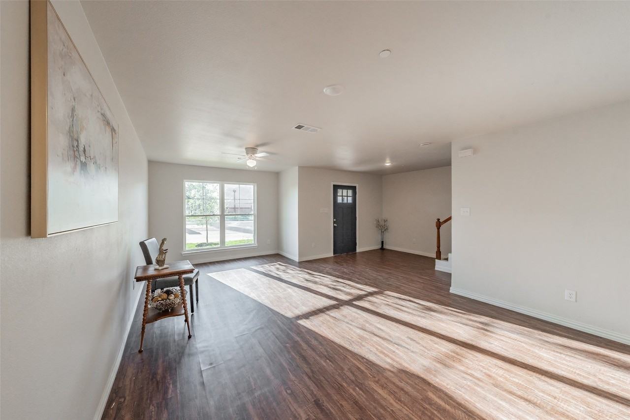 6215 Roby Dr - Photo 5 of 30