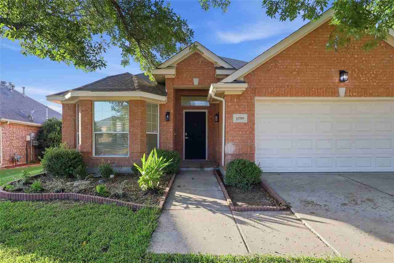 10709 Nantucket Dr - Photo 2 of 24