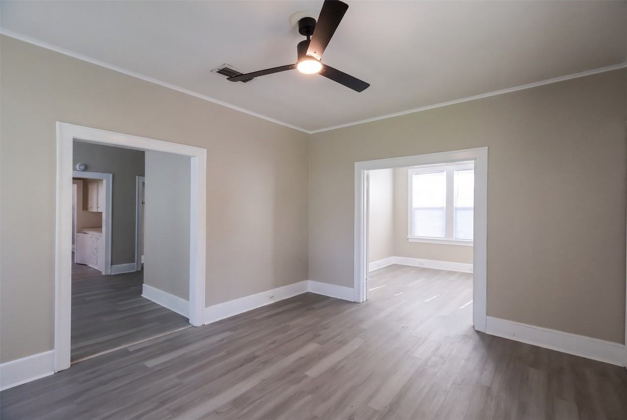 554 Stephenson St - Photo 3 of 15