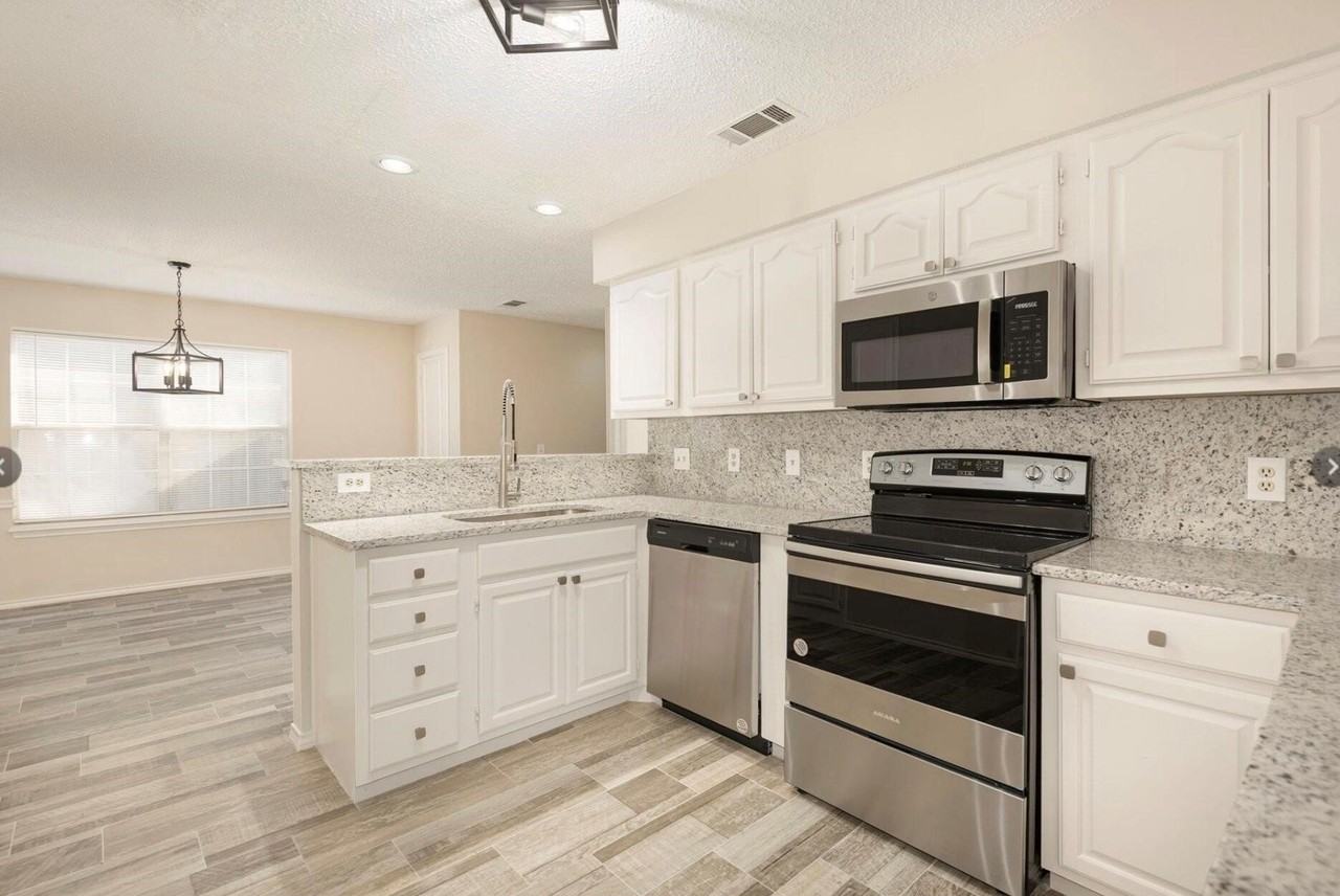 3600 Hilltop Ln - Photo 6 of 18