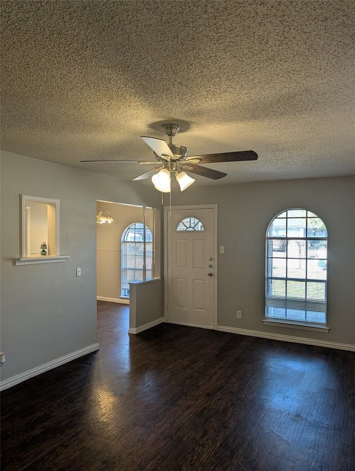 5124 Sears Dr - Photo 3 of 18