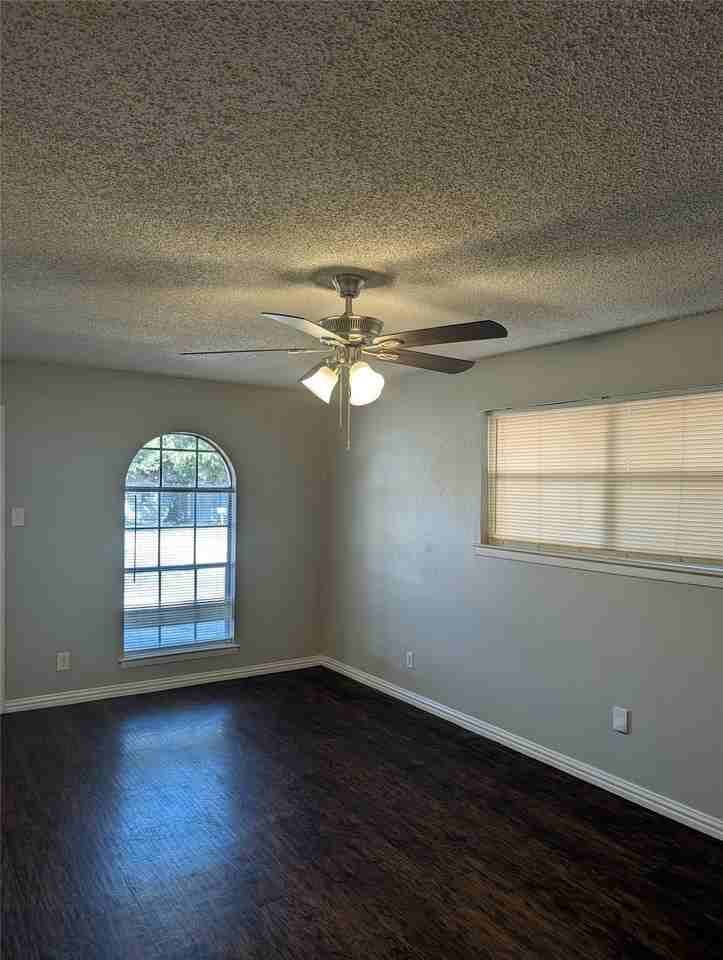 5124 Sears Dr - Photo 5 of 18