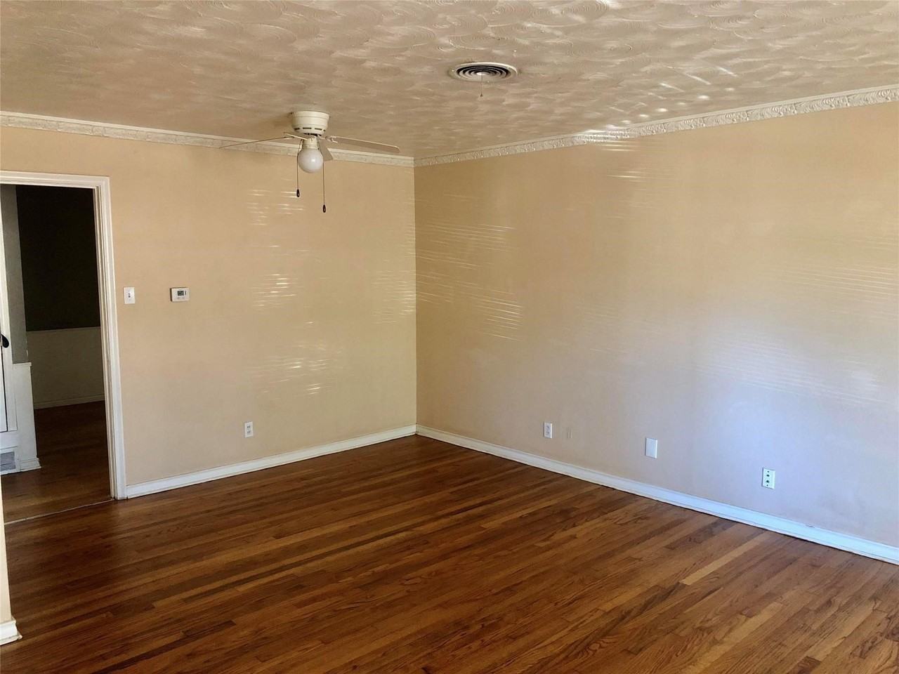 2204 Healey Dr - Photo 2 of 7