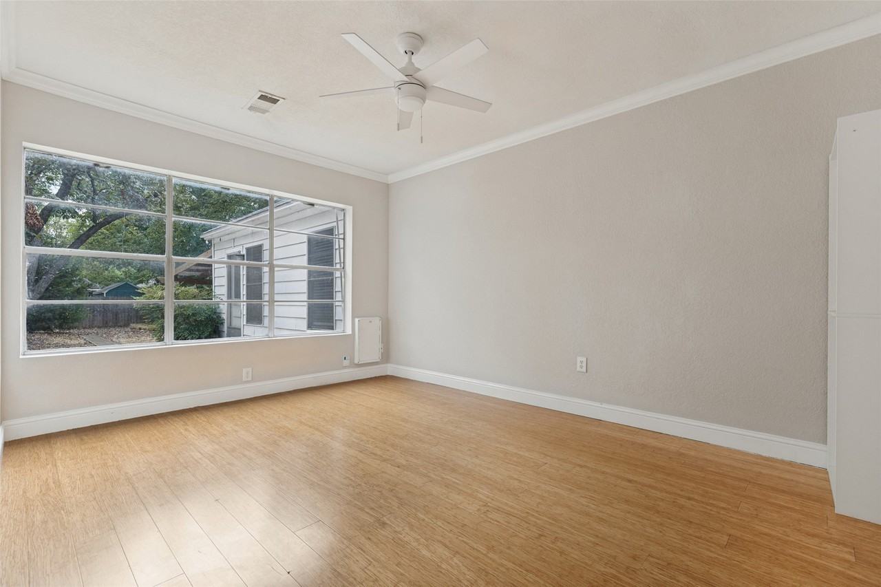 8714 Forest Hills Blvd - Photo 6 of 23