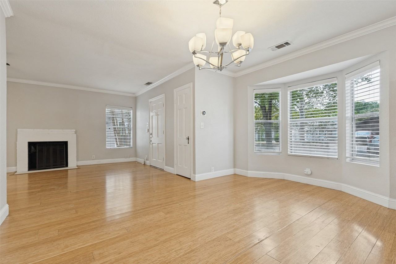 8714 Forest Hills Blvd - Photo 7 of 23