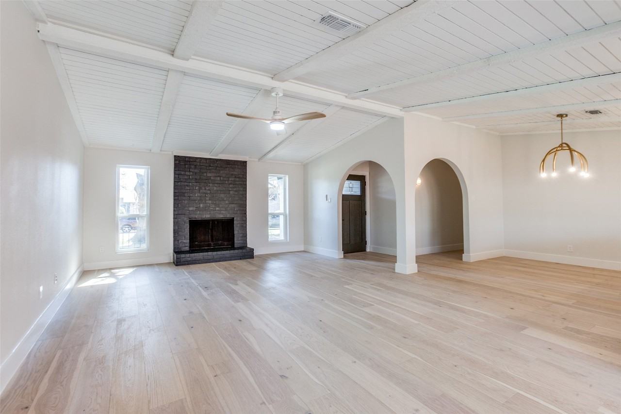 416 Bedford Dr - Photo 3 of 23