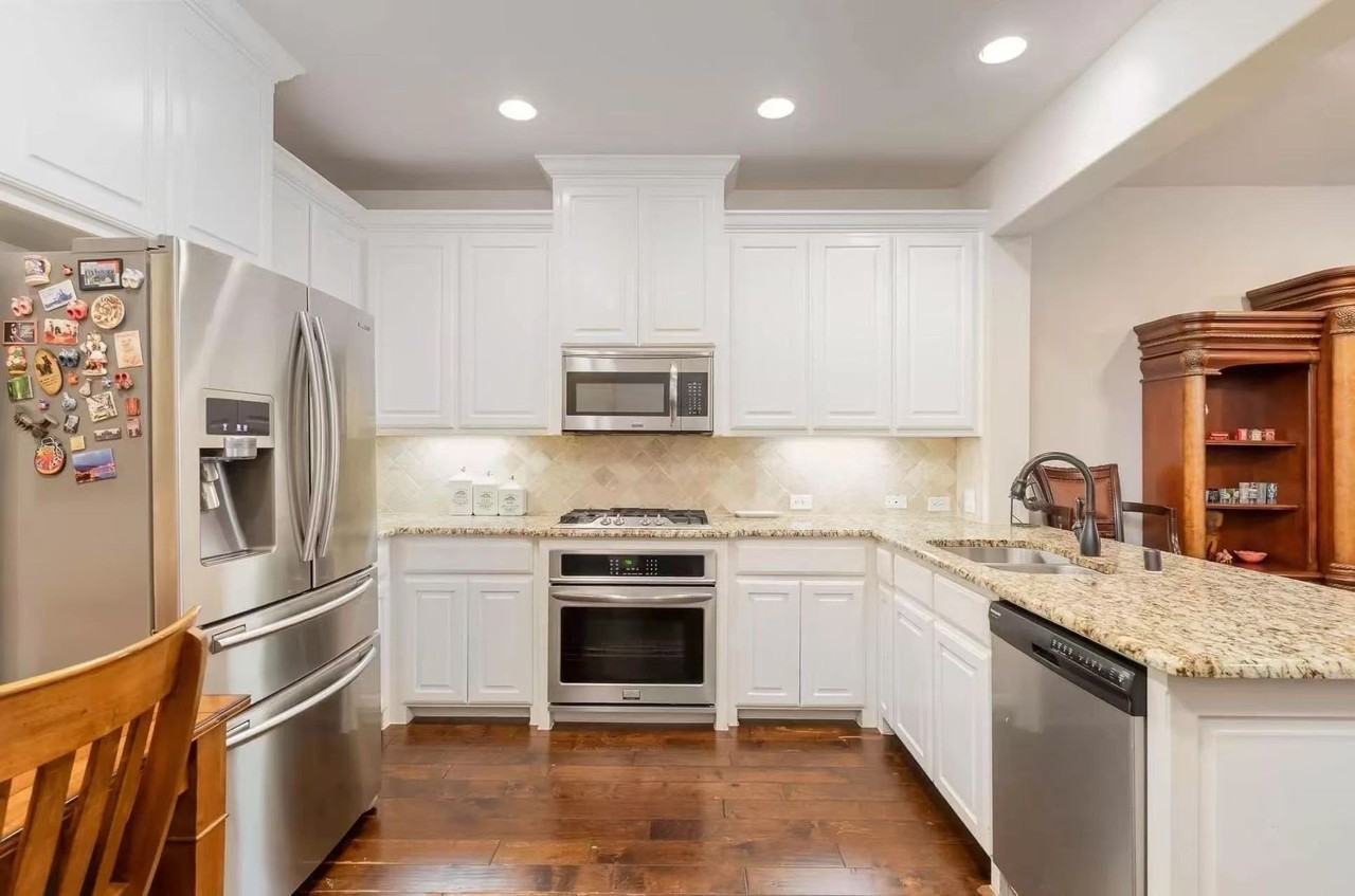 4654C Rhett Ln - Photo 4 of 14