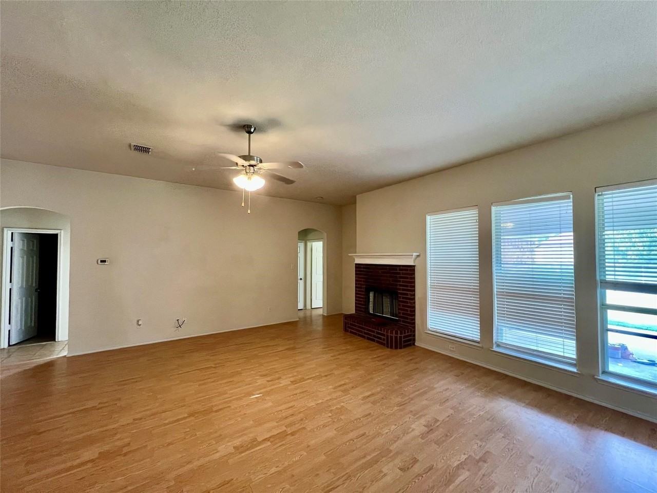 1801 Kathryn Ct - Photo 2 of 14