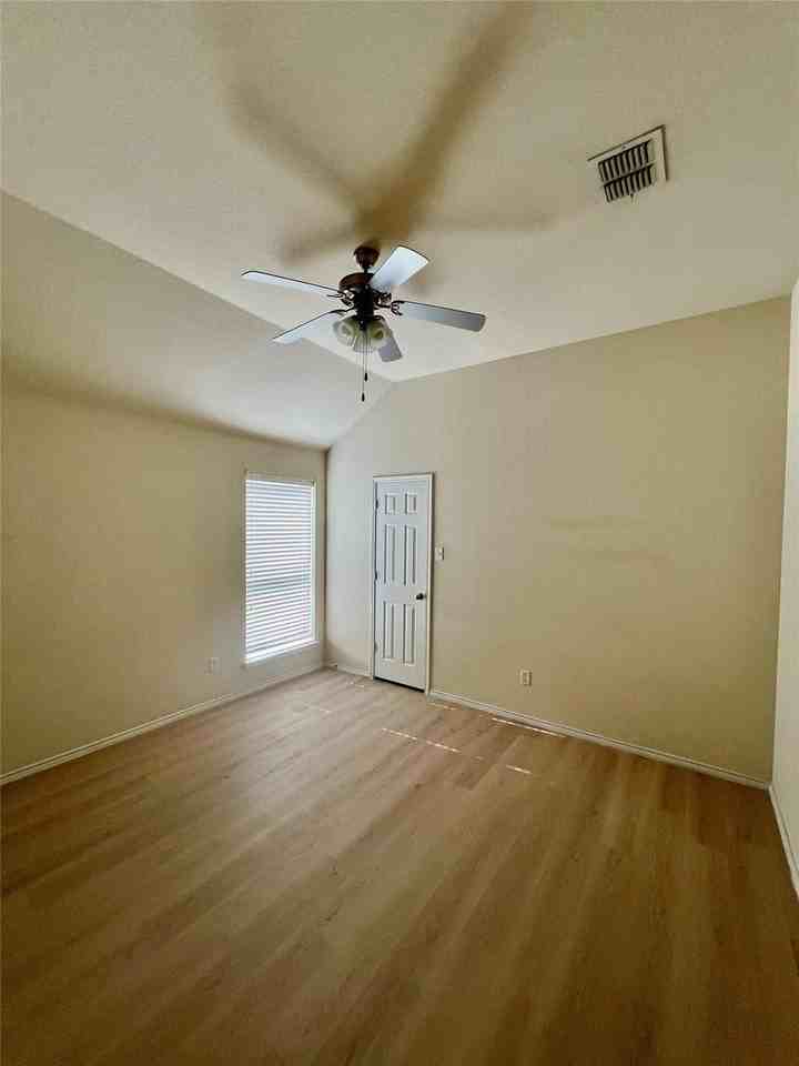 1801 Kathryn Ct - Photo 5 of 14
