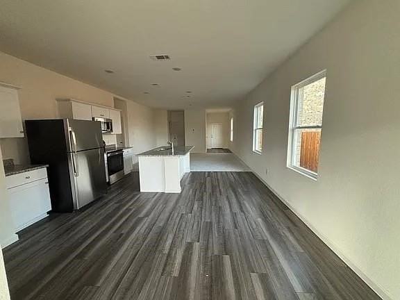 5944 Sahara Dr - Photo 3 of 9