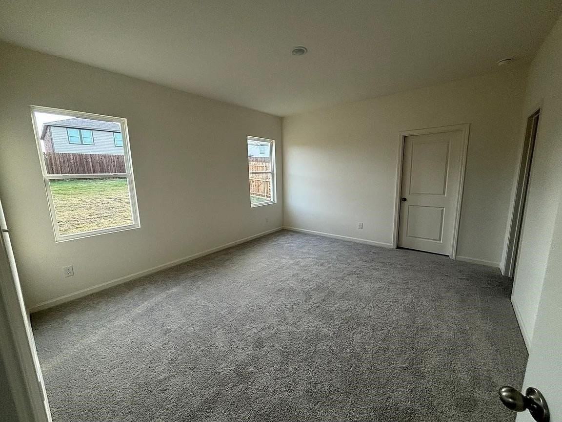 5944 Sahara Dr - Photo 7 of 9