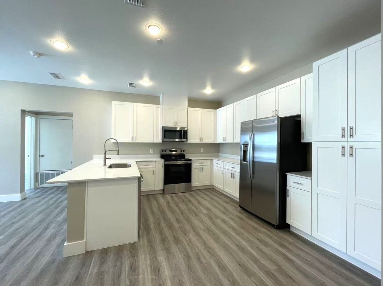 481 Richlands Way #102 - Photo 4 of 16