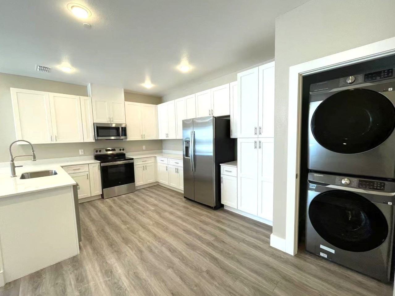 481 Richlands Way #102 - Photo 6 of 16