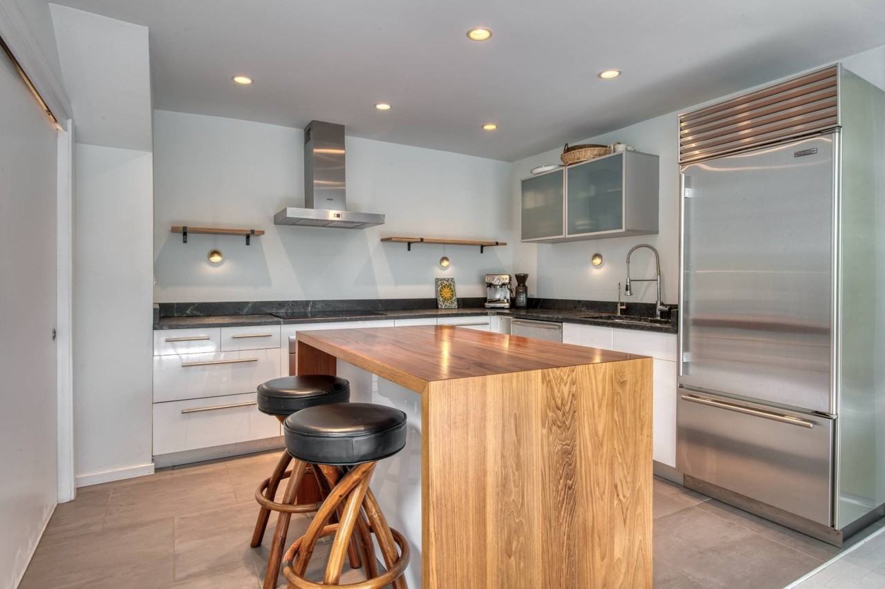 79 Maidstone Dr - Photo 4 of 15