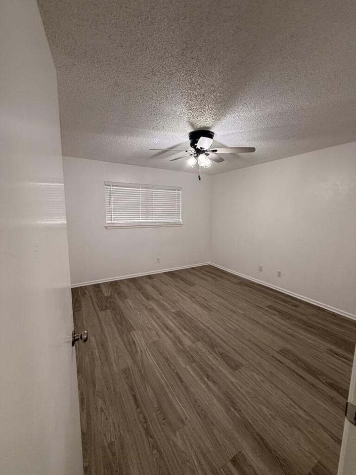 1315 Tanglewood Ln - Photo 7 of 11