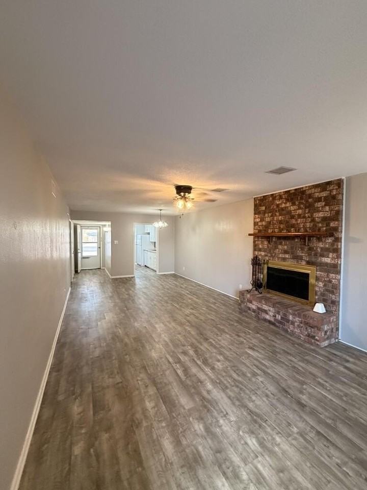 1317 Tanglewood Ln - Photo 5 of 11