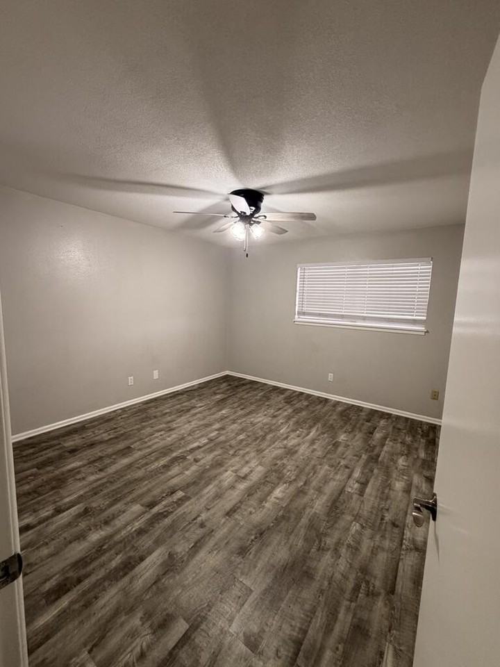 1317 Tanglewood Ln - Photo 7 of 11