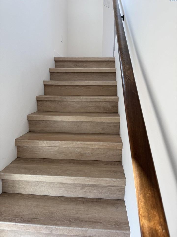 106 Claret Dr - Photo 2 of 8