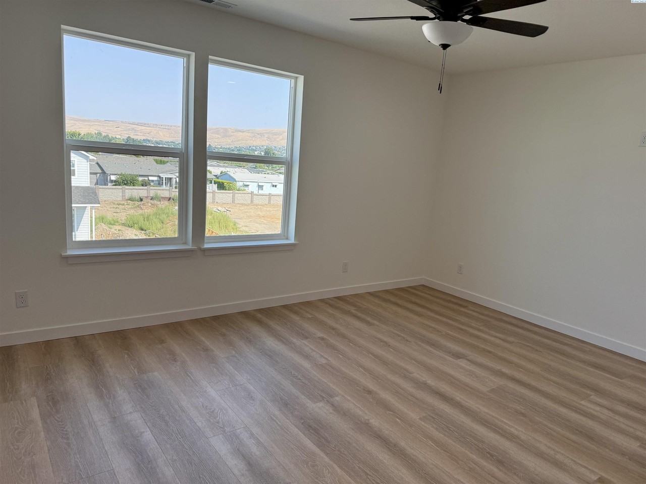 106 Claret Dr - Photo 4 of 8