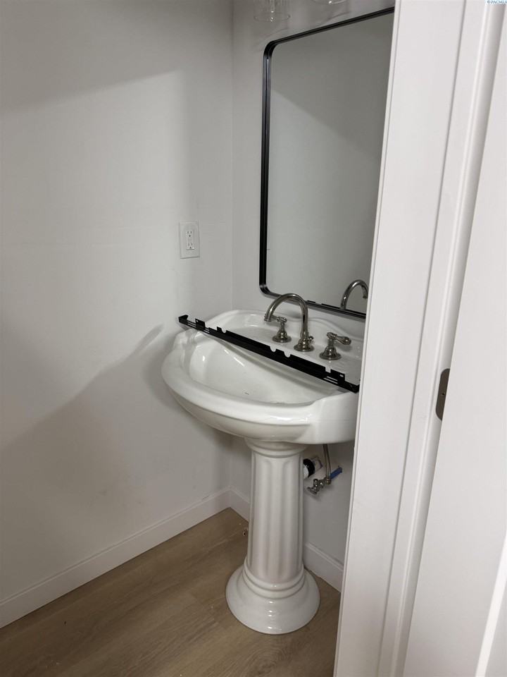 106 Claret Dr - Photo 6 of 8
