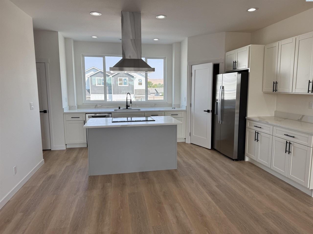110 Claret Dr - Photo 2 of 10