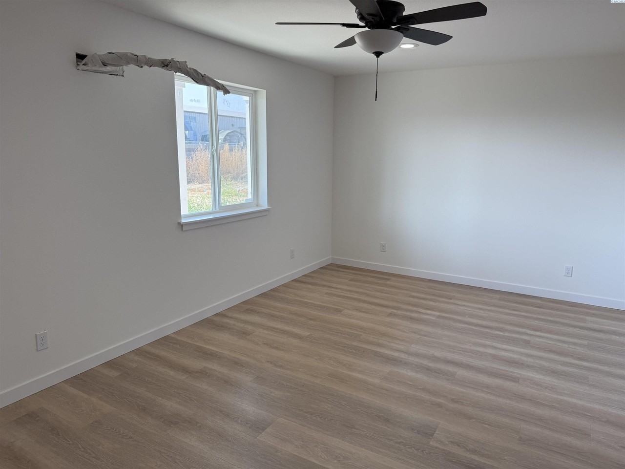 110 Claret Dr - Photo 7 of 10