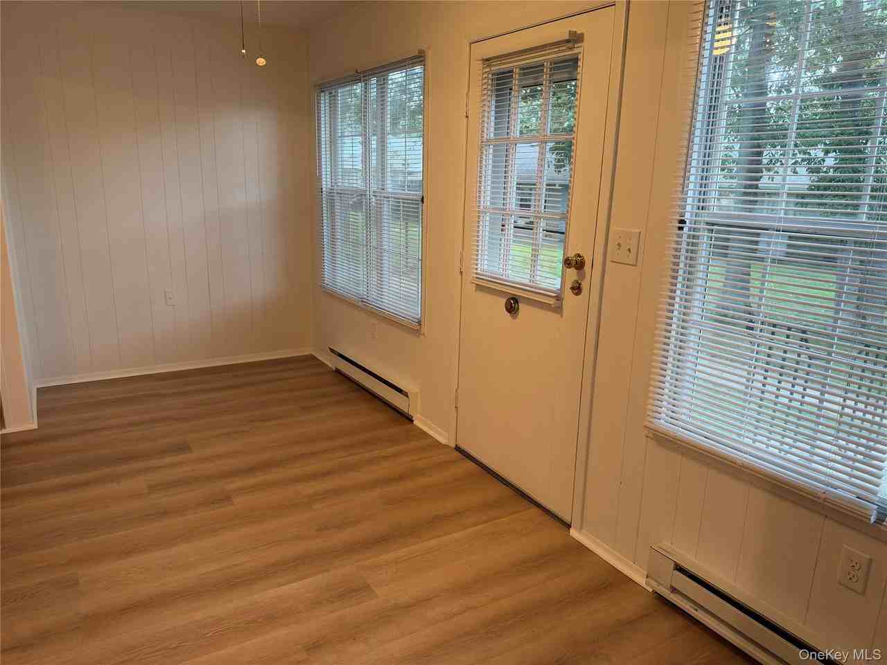 405 Woodbridge Dr ##D - Photo 3 of 20