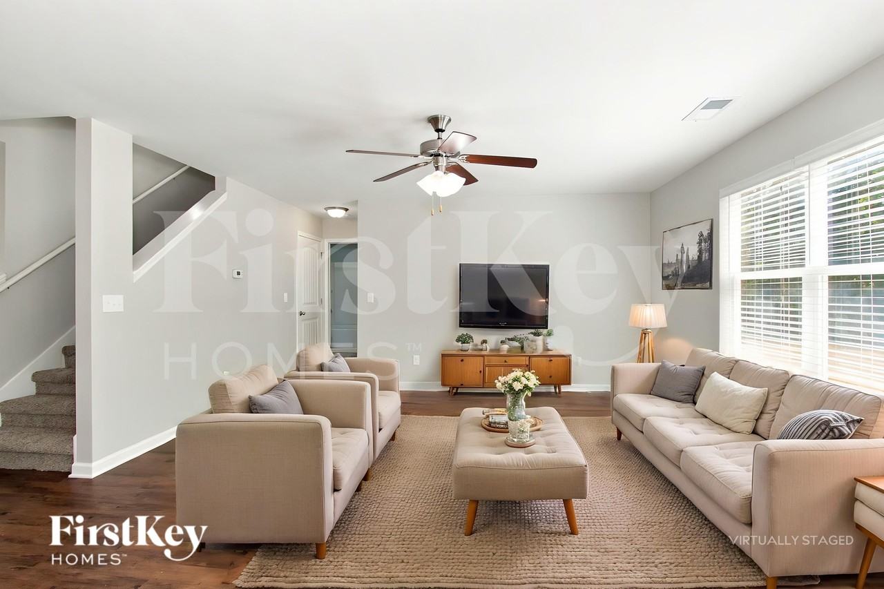 852 Huntington Trce - Photo 4 of 19