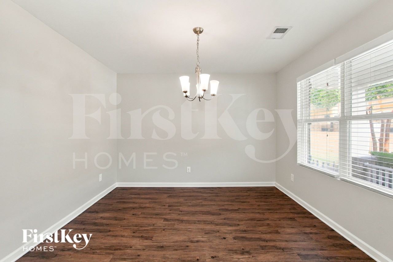 852 Huntington Trce - Photo 5 of 19