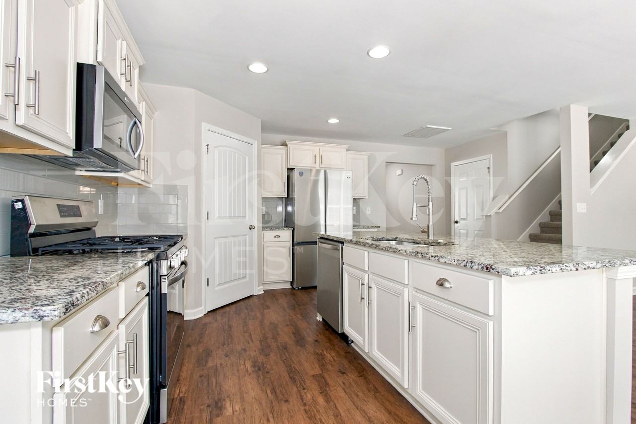 852 Huntington Trce - Photo 7 of 19