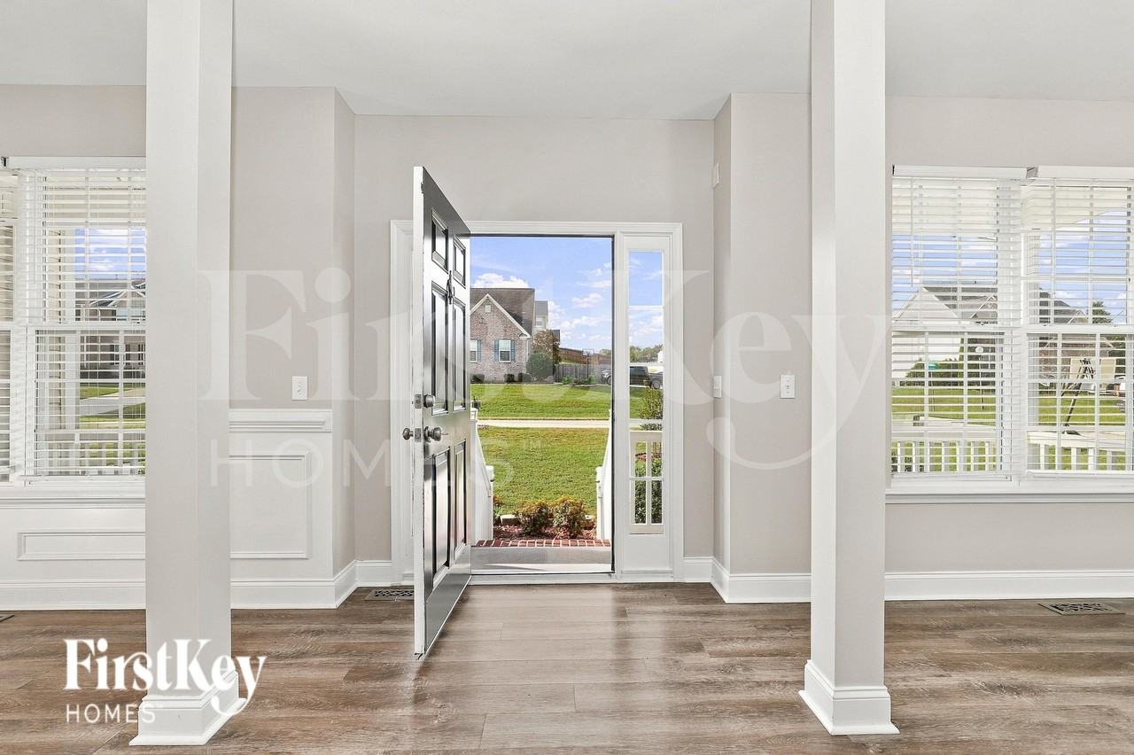 365 Mahogany Dr - Photo 3 of 19