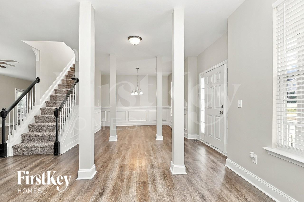 365 Mahogany Dr - Photo 4 of 19